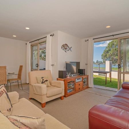 Tairua Waterfront Retreat - Tairua Apartment Eksteriør billede