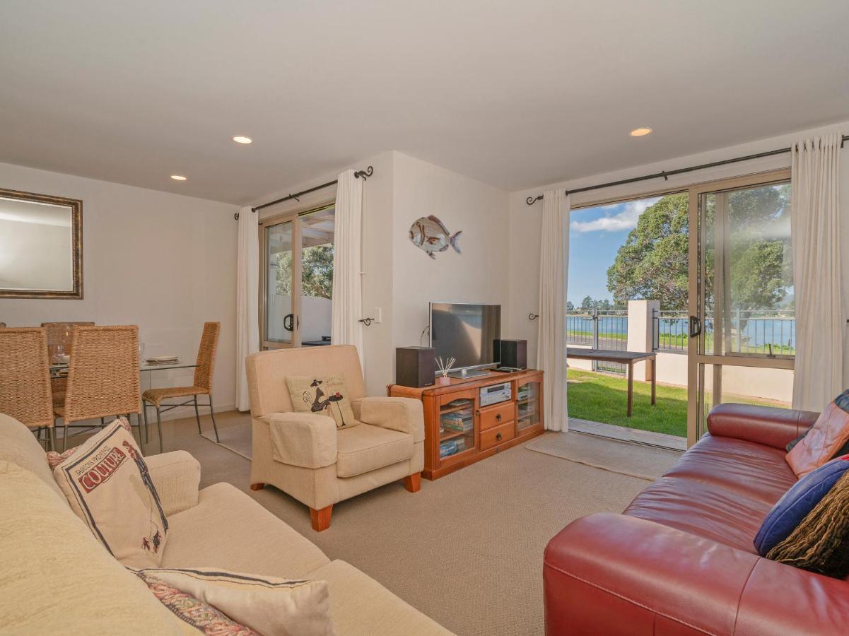Tairua Waterfront Retreat - Tairua Apartment Eksteriør billede