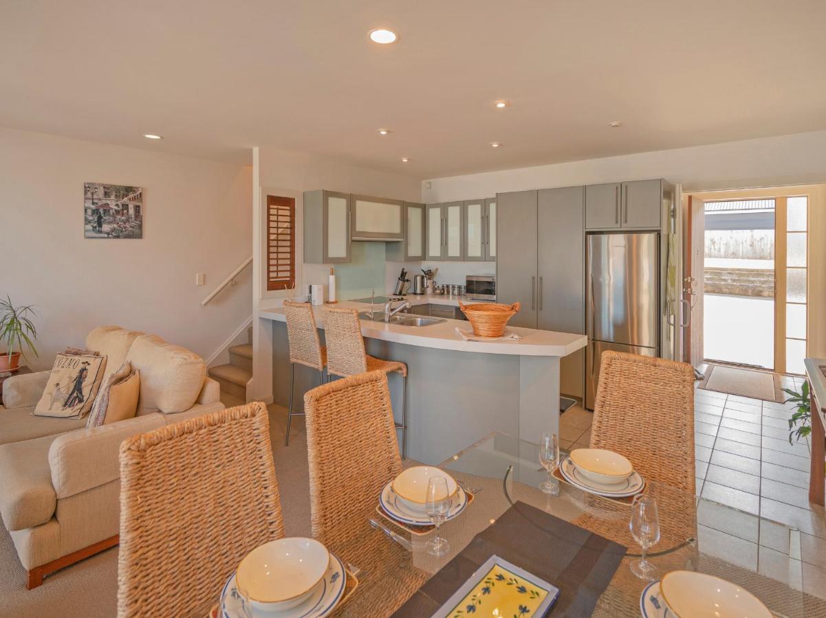 Tairua Waterfront Retreat - Tairua Apartment Eksteriør billede