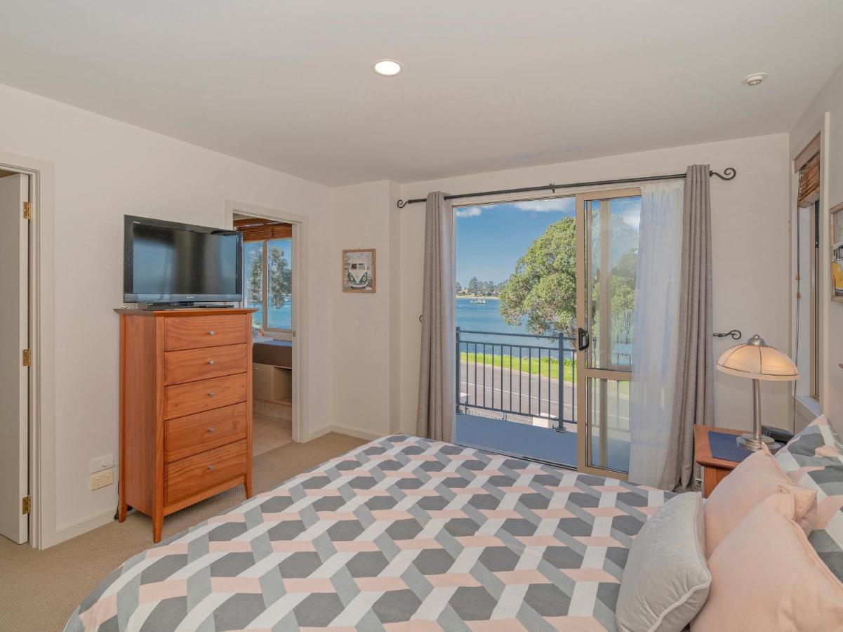 Tairua Waterfront Retreat - Tairua Apartment Eksteriør billede