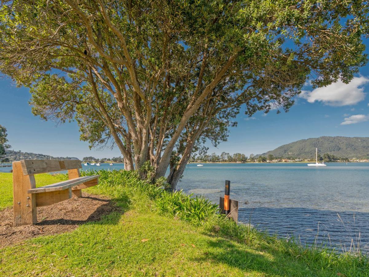 Tairua Waterfront Retreat - Tairua Apartment Eksteriør billede