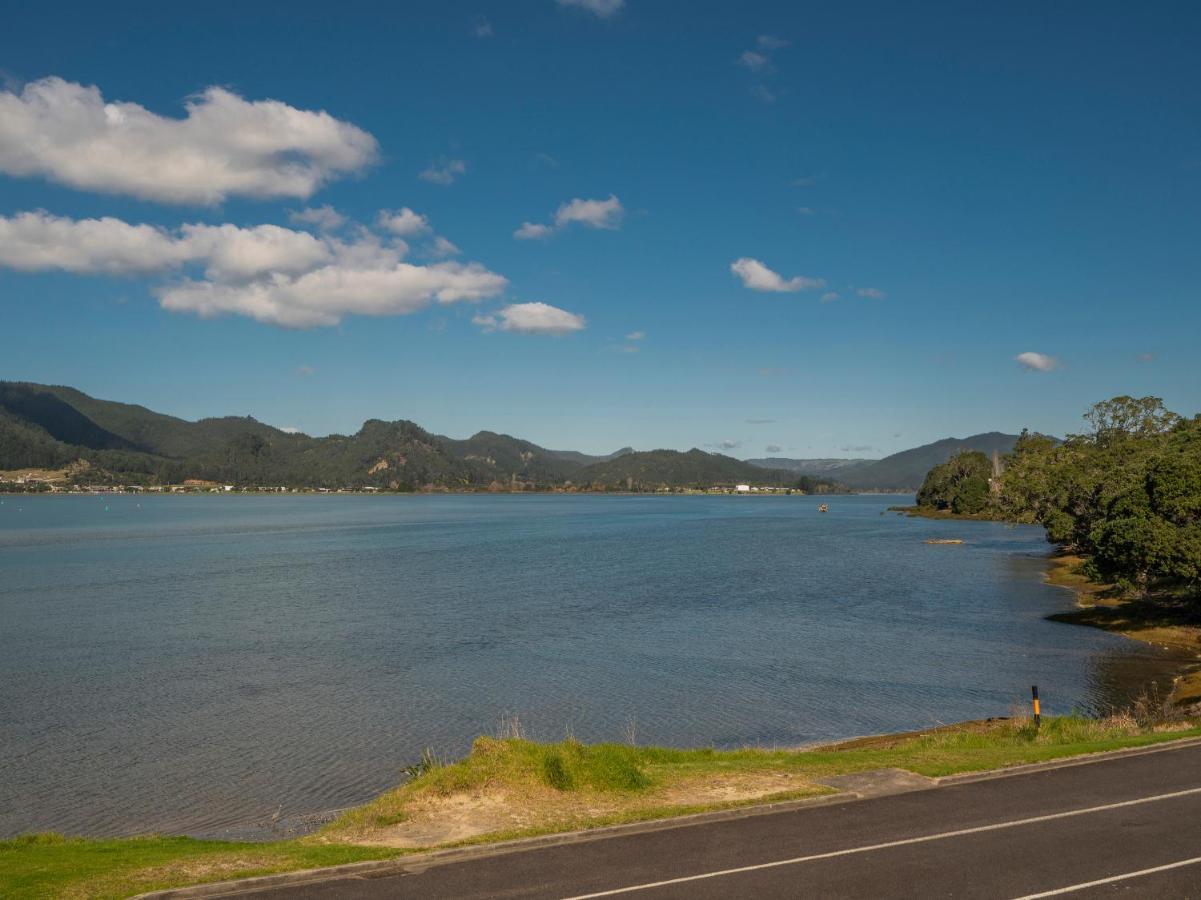 Tairua Waterfront Retreat - Tairua Apartment Eksteriør billede